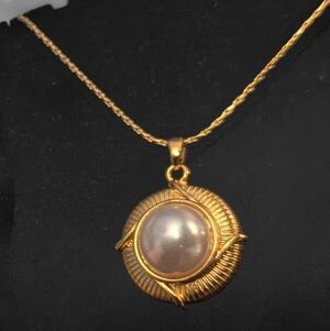 18k Gold Plated Pearl Pendant Necklace